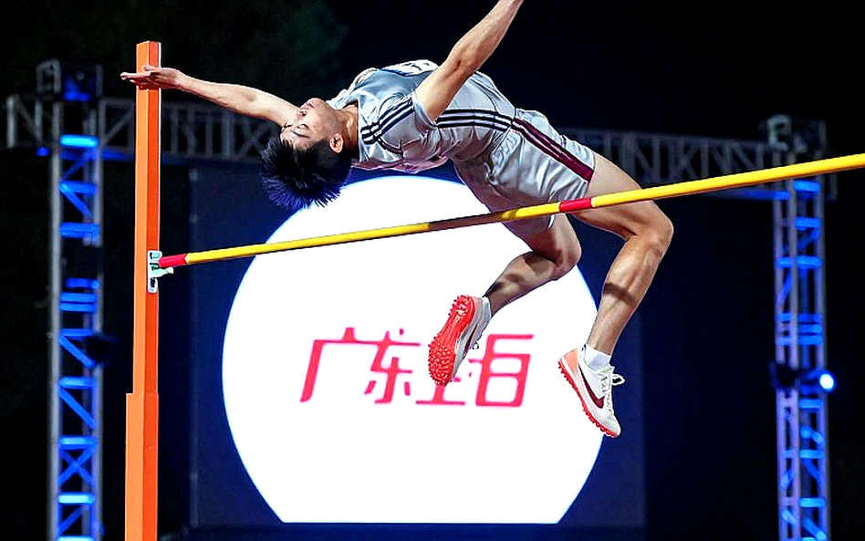Vịnh Hạ Long, 15.000 đôi giày và chữ “Marathon” đặt sai chỗ Vịnh Hạ Long, 15.000 đôi giày và chữ “Marathon” đặt sai chỗ