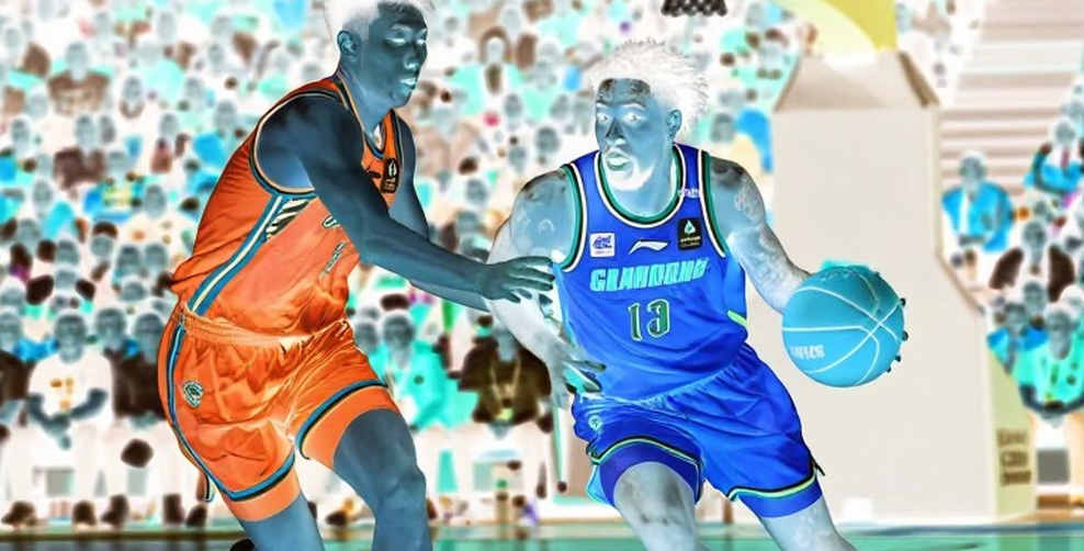 Khi khán đài hát tên LeBron: Một bài học về giá trị thương mại và giá trị thi đấu