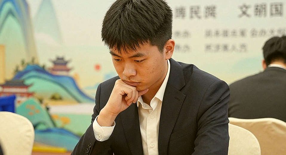 Tờ biên bản giấy của Sindarov: khi cờ vua trở thành quà ngoại giao giữa Ấn Độ và Uzbekistan Tờ biên bản giấy của Sindarov: khi cờ vua trở thành quà ngoại giao giữa Ấn Độ và Uzbekistan