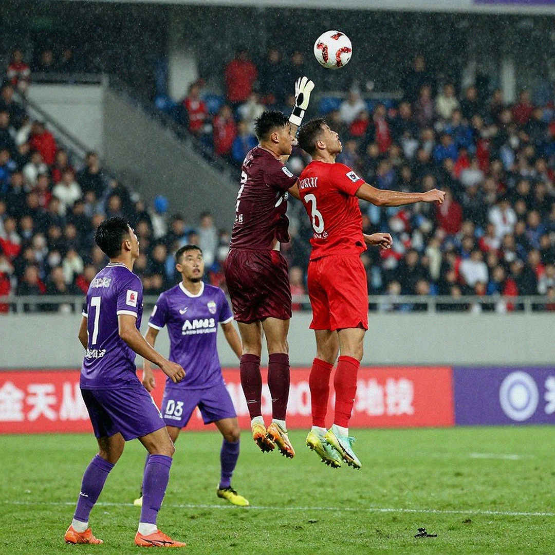 Adou Minh and the Narrow Door of a Defender with Two Bloodlines Adou Minh and the Narrow Door of a Defender with Two Bloodlines