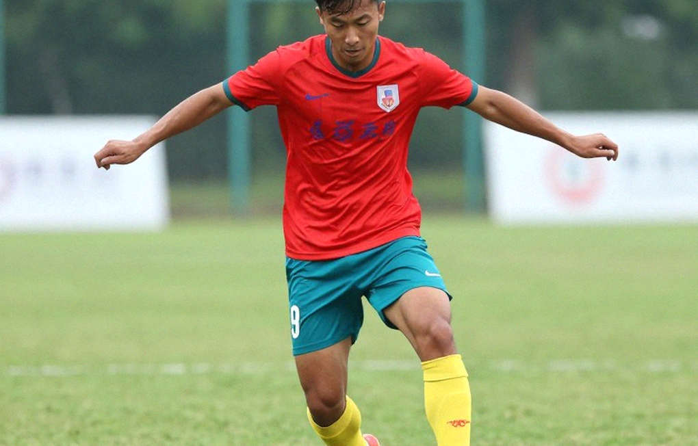 Adou Minh and the Narrow Door of a Defender with Two Bloodlines Adou Minh and the Narrow Door of a Defender with Two Bloodlines