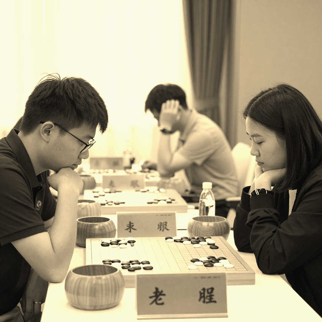 Firouzja đánh bại Carlsen lần đầu tiên: Khi đồng hồ là kẻ thù chung của mọi kỳ thủ tại GCL 2026