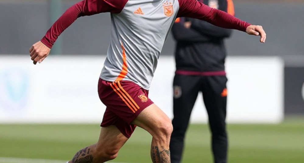 Man Utd bị ép mua người tháng Giêng: Bản đồ tin đồn và cái giá của sự hoảng loạn