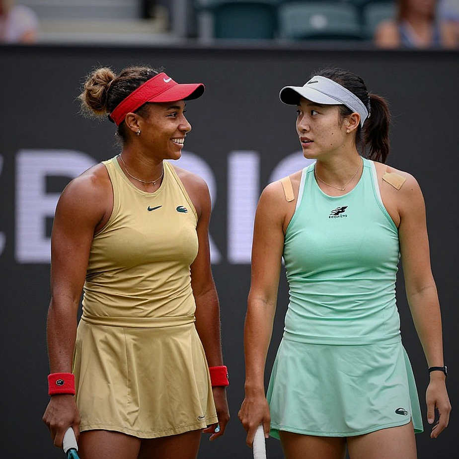Zheng Qinwen thắng nhọc tại China Open: Những con số và nỗi lo mang tên Kalinskaya