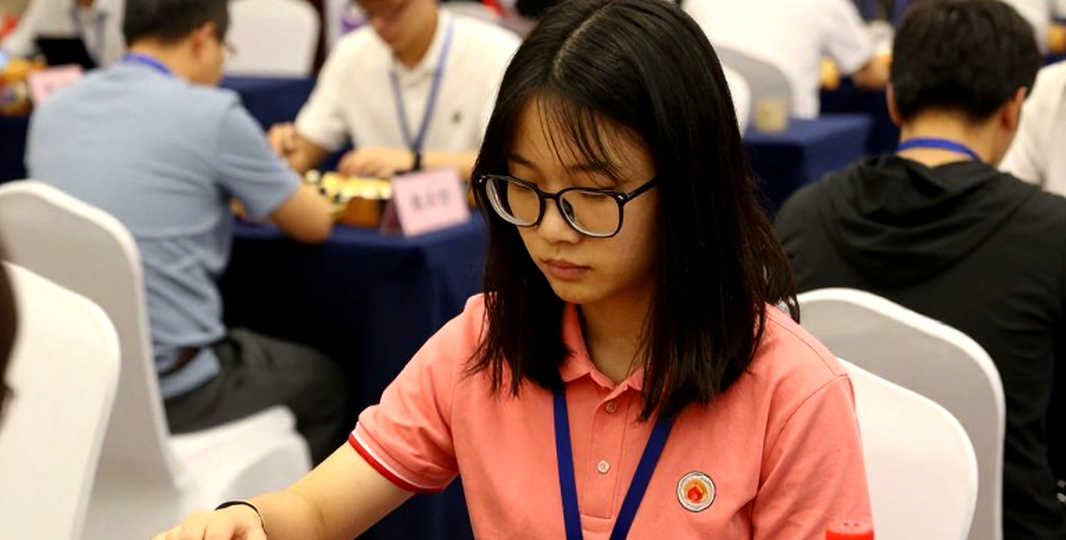 Bodhana Sivanandan và nước cờ 3.Bc4: cô bé 11 tuổi, hiệu suất 2504 ở Olympiad cờ vua 2026