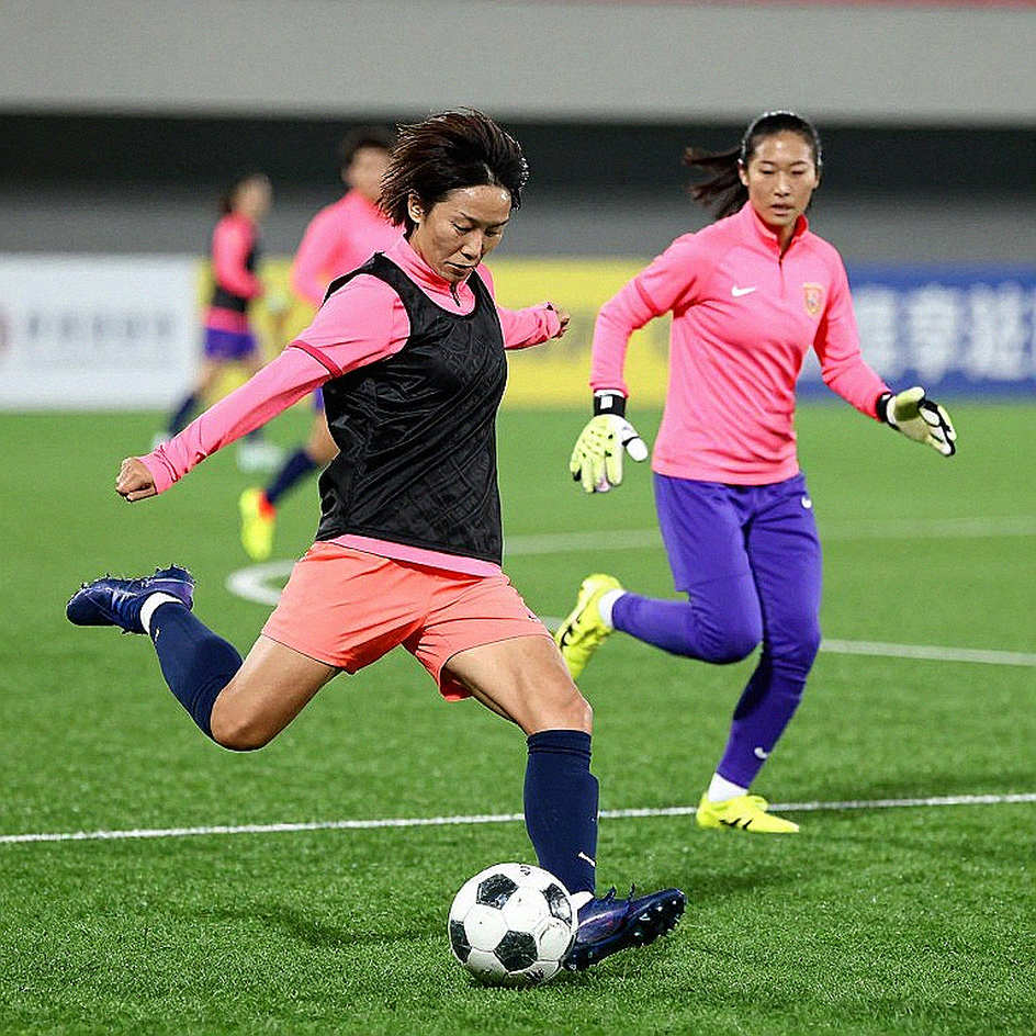 Kỳ chuyển nhượng V.League: Đọc dòng tiền qua bảng lương và những điều khoản chìm