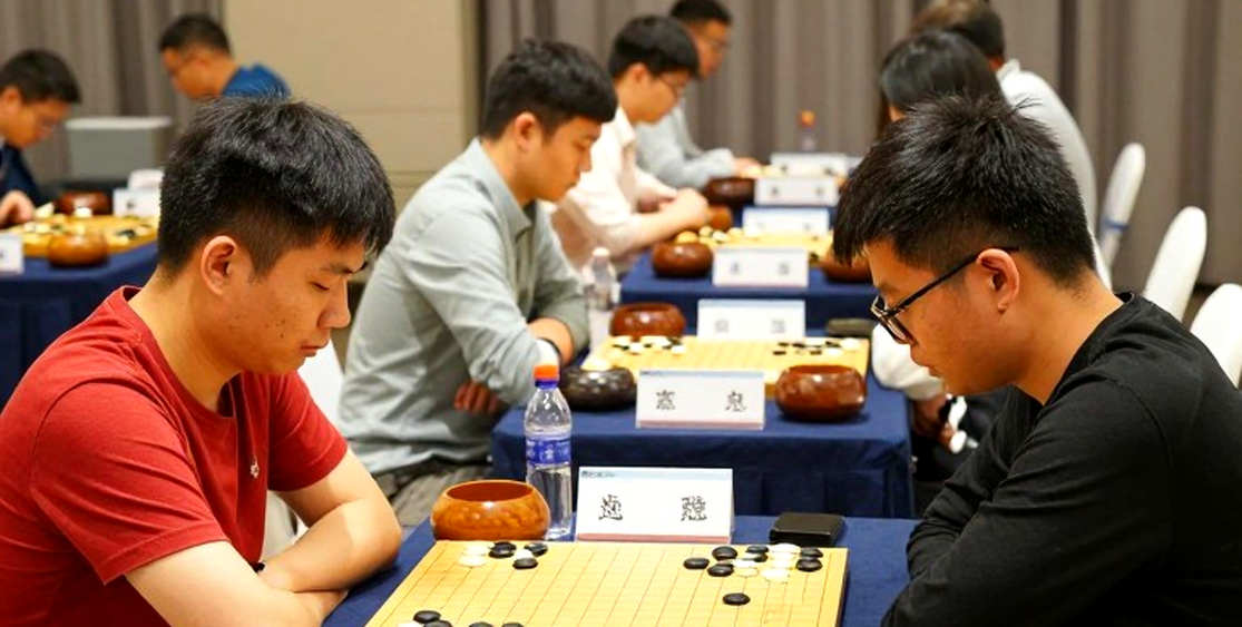 Nước cờ không lời: Khi cờ vua Trung Quốc học cách lắng nghe chính mình